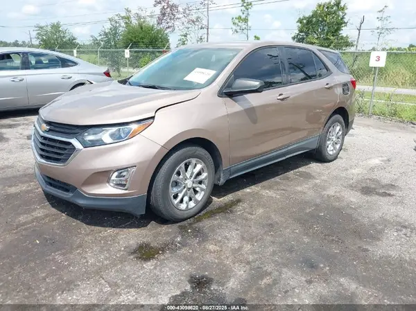 2GNAXHEV5J6257965 2018 CHEVROLET EQUINOX - Image 2
