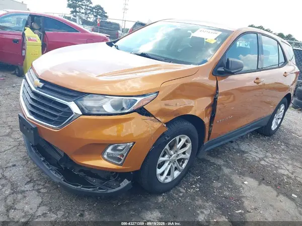 2GNAXHEV5J6272420 2018 CHEVROLET EQUINOX - Image 2