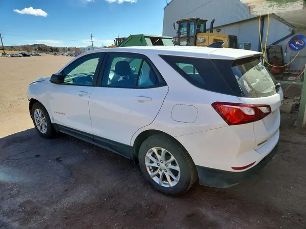 2GNAXHEV5M6101073 2021 CHEVROLET EQUINOX - Image 2