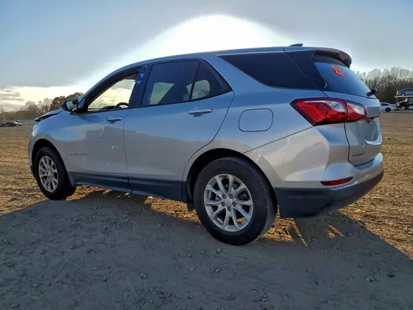 2GNAXHEV6J6115186 2018 CHEVROLET EQUINOX - Image 2