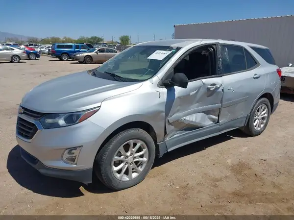 2GNAXHEV6J6122333 2018 CHEVROLET EQUINOX - Image 2