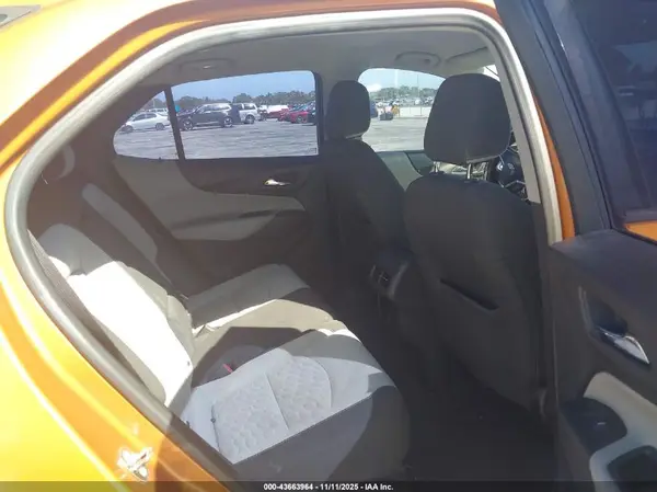 2GNAXHEV6J6145725 2018 CHEVROLET EQUINOX - Image 8