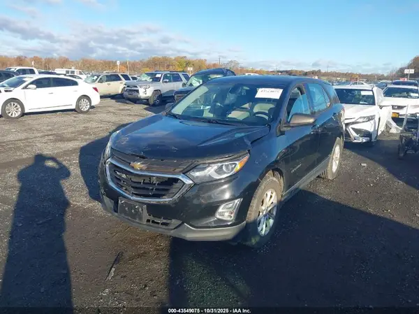 2GNAXHEV6J6195802 2018 CHEVROLET EQUINOX - Image 2