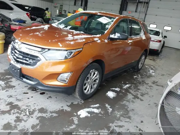 2GNAXHEV6J6304596 2018 CHEVROLET EQUINOX - Image 2