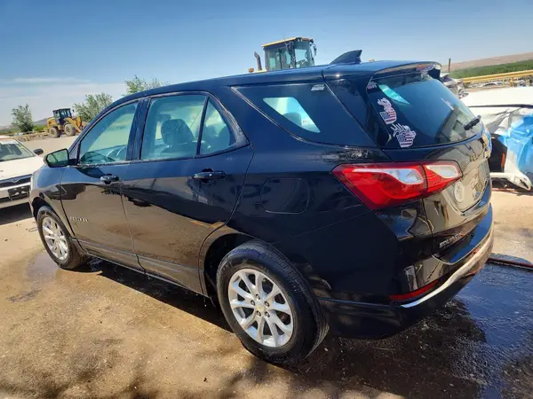 2GNAXHEV6J6328994 2018 CHEVROLET EQUINOX - Image 2