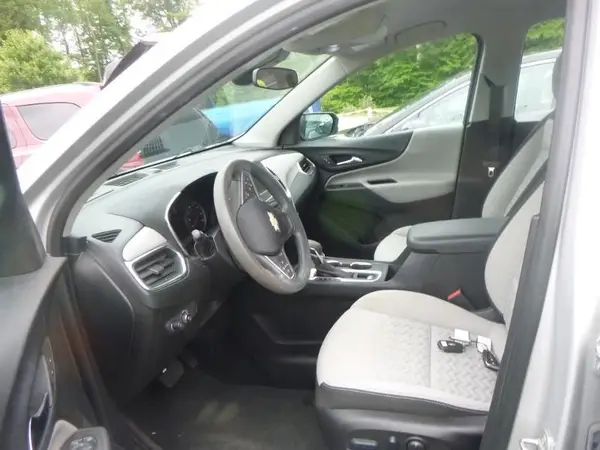 2GNAXHEV7N6123075 2022 CHEVROLET EQUINOX - Image 2