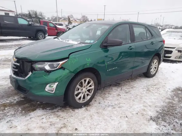 2GNAXHEV8J6167340 2018 CHEVROLET EQUINOX - Image 2