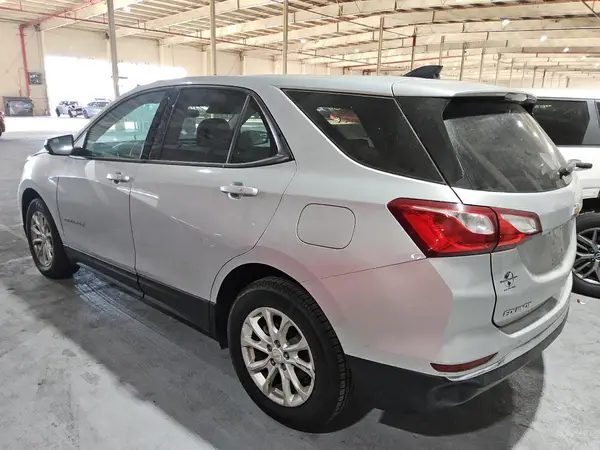 2GNAXHEV8J6175924 2018 CHEVROLET EQUINOX - Image 2