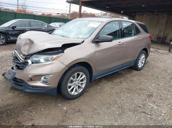 2GNAXHEV8J6230369 2018 CHEVROLET EQUINOX - Image 2