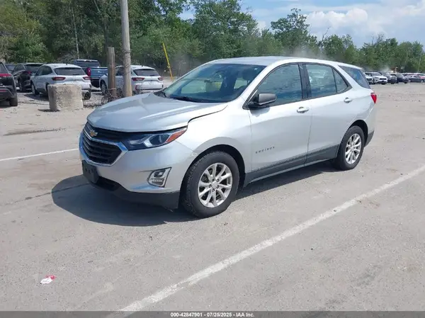 2GNAXHEV8J6271813 2018 CHEVROLET EQUINOX - Image 2