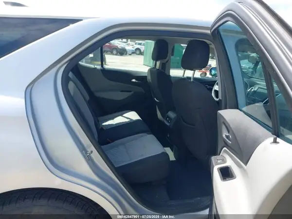 2GNAXHEV8J6271813 2018 CHEVROLET EQUINOX - Image 8