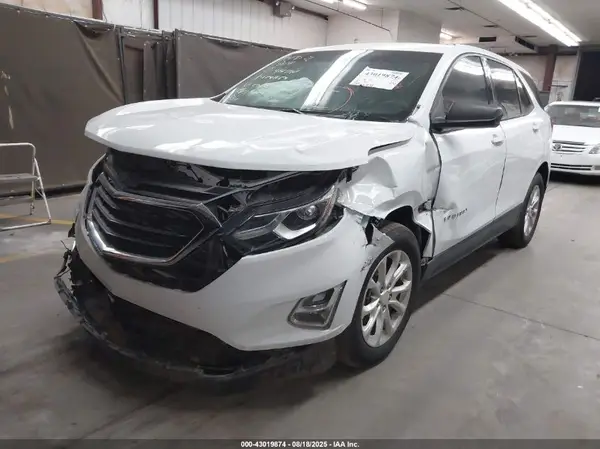 2GNAXHEV8J6278373 2018 CHEVROLET EQUINOX - Image 2