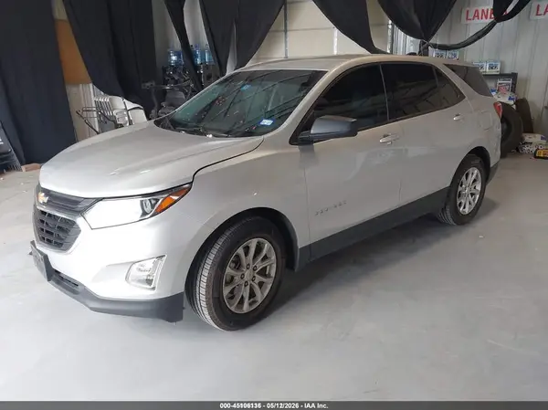 2GNAXHEV8J6319343 2018 CHEVROLET EQUINOX - Image 2