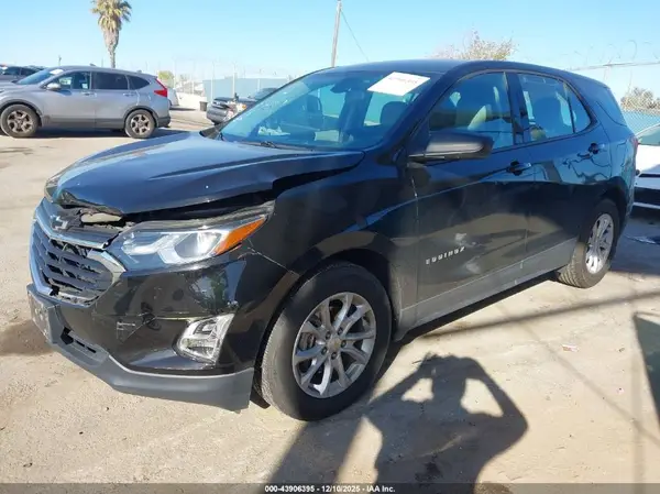 2GNAXHEV8J6320623 2018 CHEVROLET EQUINOX - Image 2