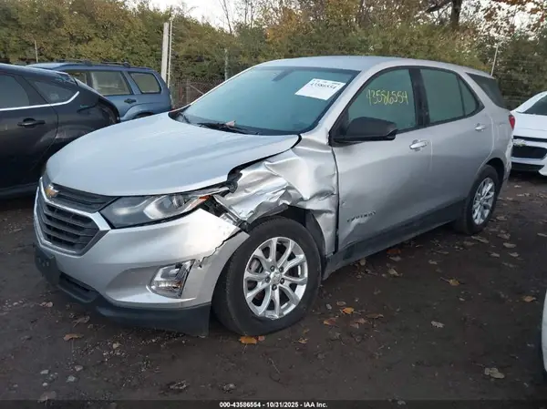 2GNAXHEV8J6344551 2018 CHEVROLET EQUINOX - Image 2