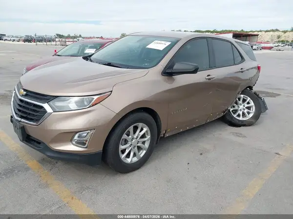 2GNAXHEV8K6143153 2019 CHEVROLET EQUINOX - Image 2