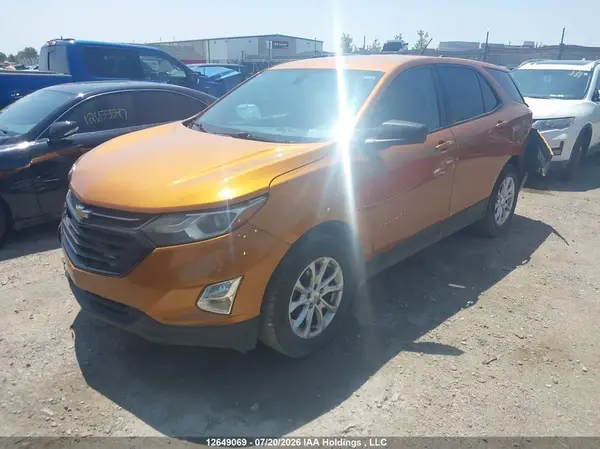 2GNAXHEV9J6129096 2018 CHEVROLET EQUINOX - Image 2