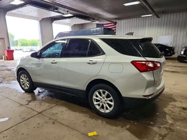 2GNAXHEV9J6145959 2018 CHEVROLET EQUINOX - Image 2