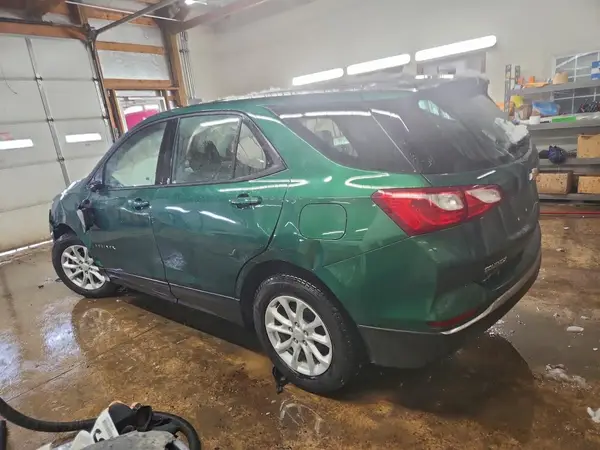 2GNAXHEV9J6185233 2018 CHEVROLET EQUINOX - Image 2