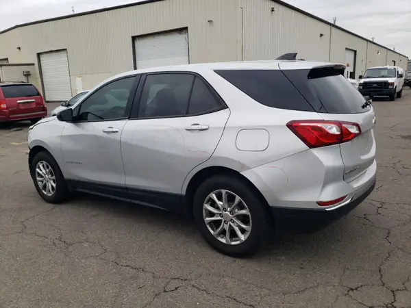 2GNAXHEV9J6197267 2018 CHEVROLET EQUINOX - Image 2