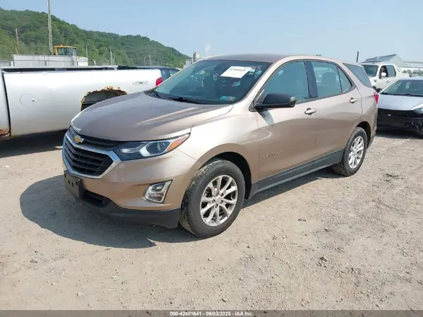 2GNAXHEV9J6207473 2018 CHEVROLET EQUINOX - Image 2