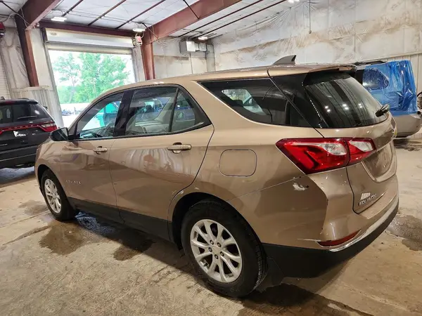 2GNAXHEV9J6301353 2018 CHEVROLET EQUINOX - Image 2