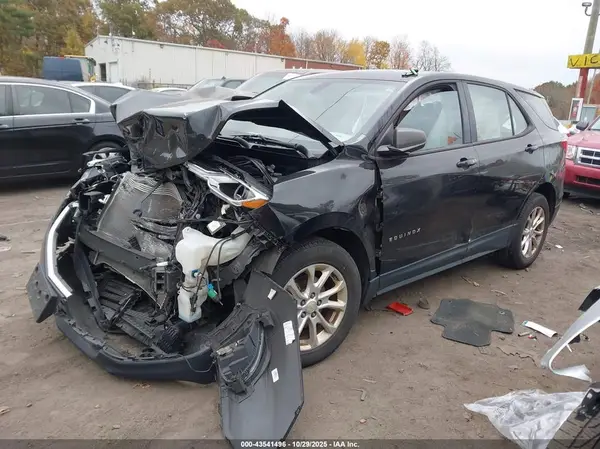 2GNAXHEV9J6331811 2018 CHEVROLET EQUINOX - Image 2
