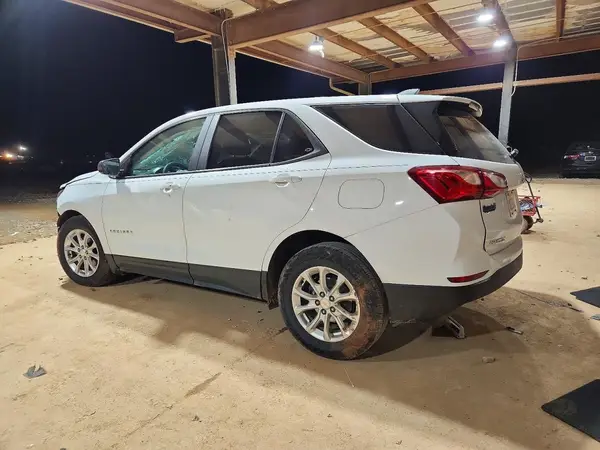 2GNAXHEV9L6191360 2020 CHEVROLET EQUINOX - Image 2