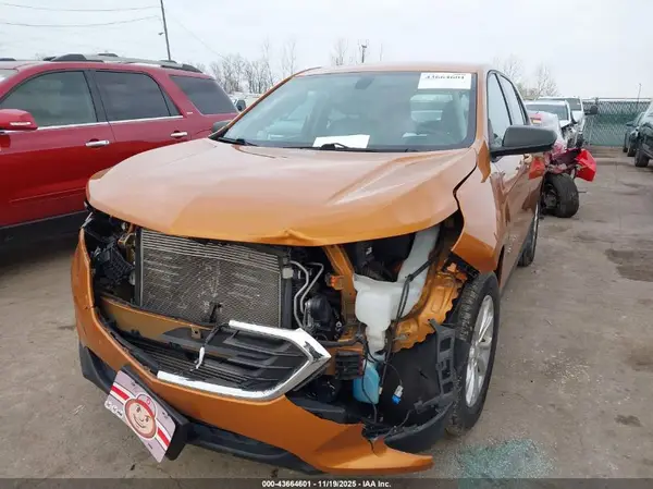 2GNAXHEVXJ6110802 2018 CHEVROLET EQUINOX - Image 2