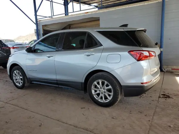 2GNAXHEVXJ6145761 2018 CHEVROLET EQUINOX - Image 2