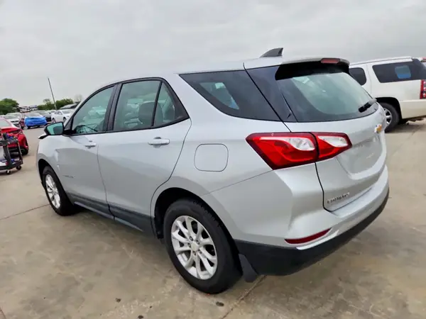 2GNAXHEVXJ6146134 2018 CHEVROLET EQUINOX - Image 2