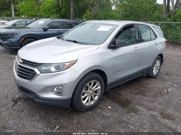 2GNAXHEVXJ6163791 2018 CHEVROLET EQUINOX - Image 2