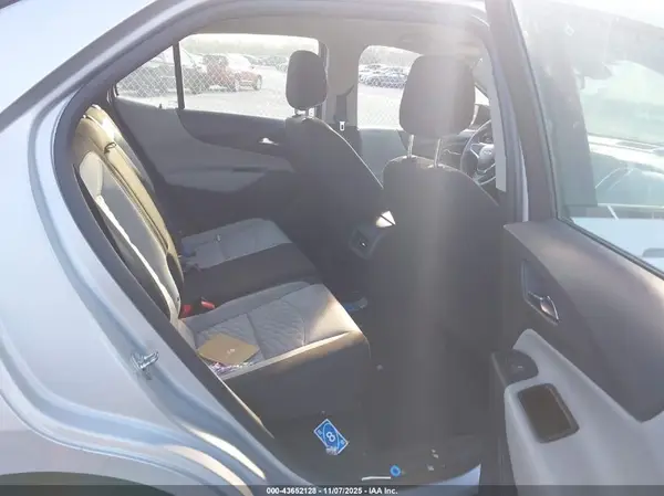 2GNAXHEVXJ6195902 2018 CHEVROLET EQUINOX - Image 8