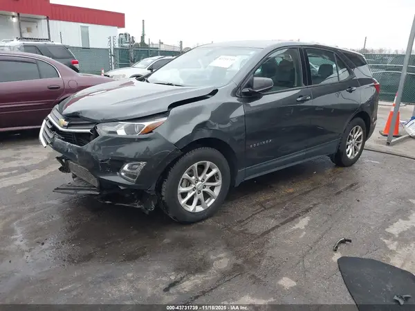 2GNAXHEVXJ6258416 2018 CHEVROLET EQUINOX - Image 2