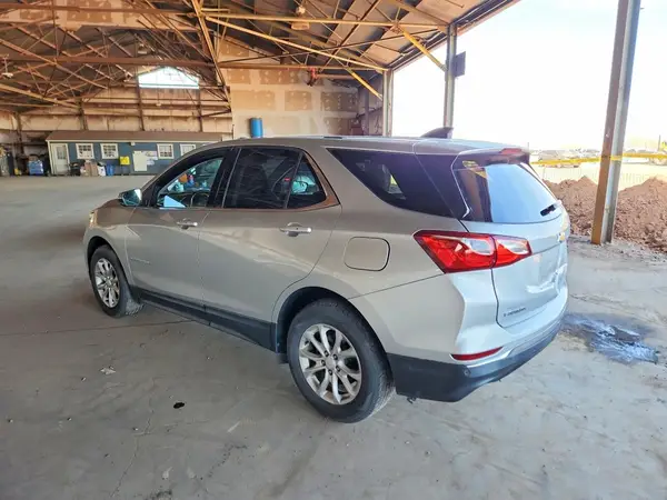 2GNAXJEV0J6108001 2018 CHEVROLET EQUINOX - Image 2