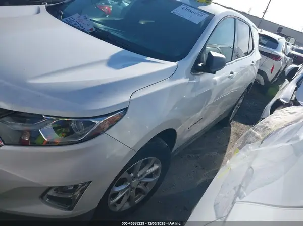 2GNAXJEV0J6124151 2018 CHEVROLET EQUINOX - Image 2