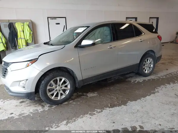 2GNAXJEV0J6159319 2018 CHEVROLET EQUINOX - Image 2