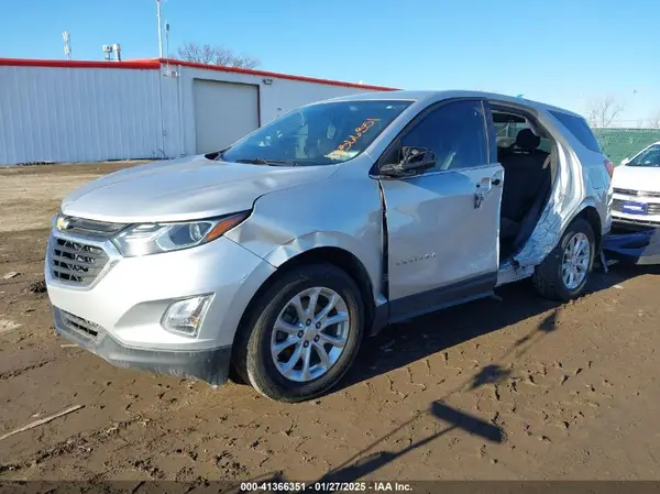 2GNAXJEV0J6198881 2018 CHEVROLET EQUINOX - Image 2