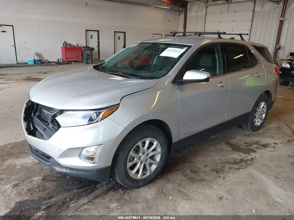 2GNAXJEV0J6278097 2018 CHEVROLET EQUINOX - Image 2