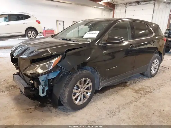 2GNAXJEV0J6299645 2018 CHEVROLET EQUINOX - Image 2