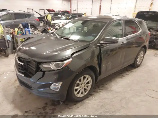 2GNAXJEV0J6307243 2018 CHEVROLET EQUINOX - Image 2