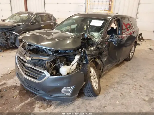 2GNAXJEV0J6327007 2018 CHEVROLET EQUINOX - Image 2