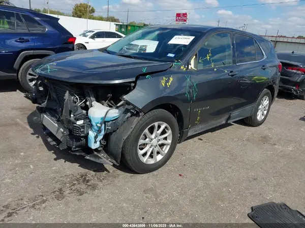 2GNAXJEV0J6339755 2018 CHEVROLET EQUINOX - Image 2