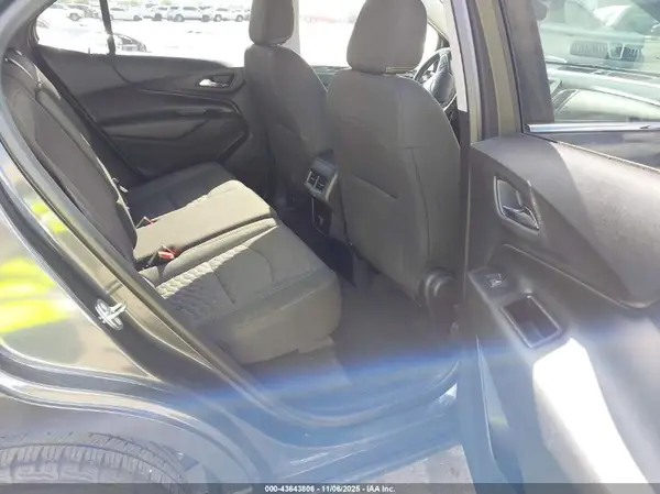 2GNAXJEV0J6339755 2018 CHEVROLET EQUINOX - Image 8
