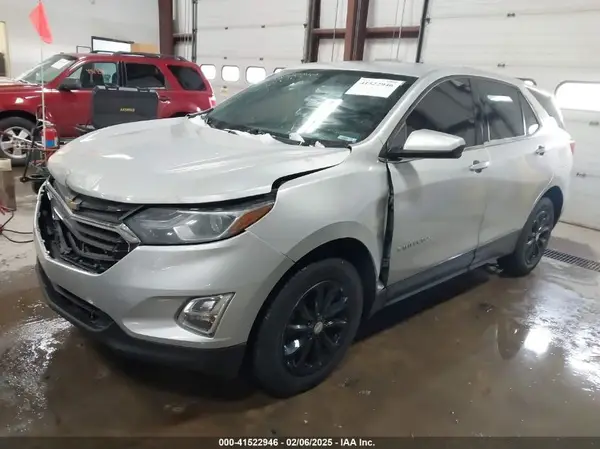 2GNAXJEV1J6106760 2018 CHEVROLET EQUINOX - Image 2