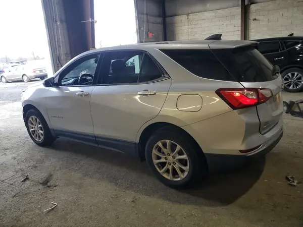 2GNAXJEV1J6305078 2018 CHEVROLET EQUINOX - Image 2