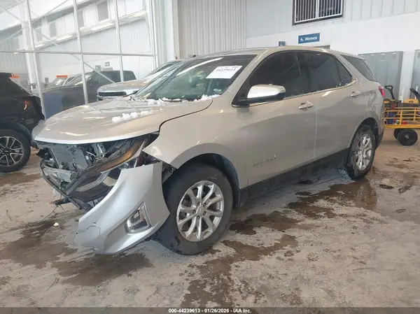 2GNAXJEV2J6306028 2018 CHEVROLET EQUINOX - Image 2