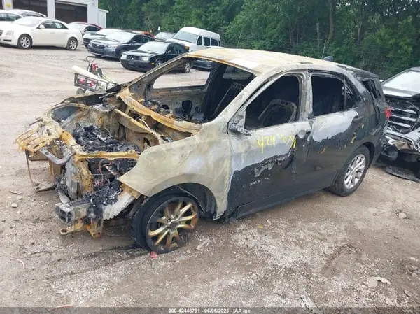 2GNAXJEV3J6119686 2018 CHEVROLET EQUINOX - Image 2
