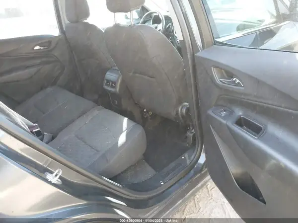 2GNAXJEV3J6250424 2018 CHEVROLET EQUINOX - Image 8