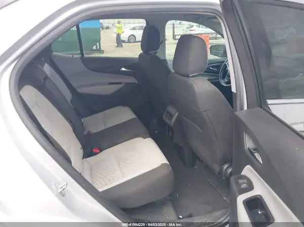 2GNAXJEV3J6274612 2018 CHEVROLET EQUINOX - Image 8